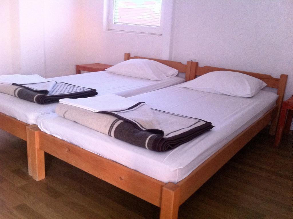 Guest House Lokoski Peštani Cameră foto