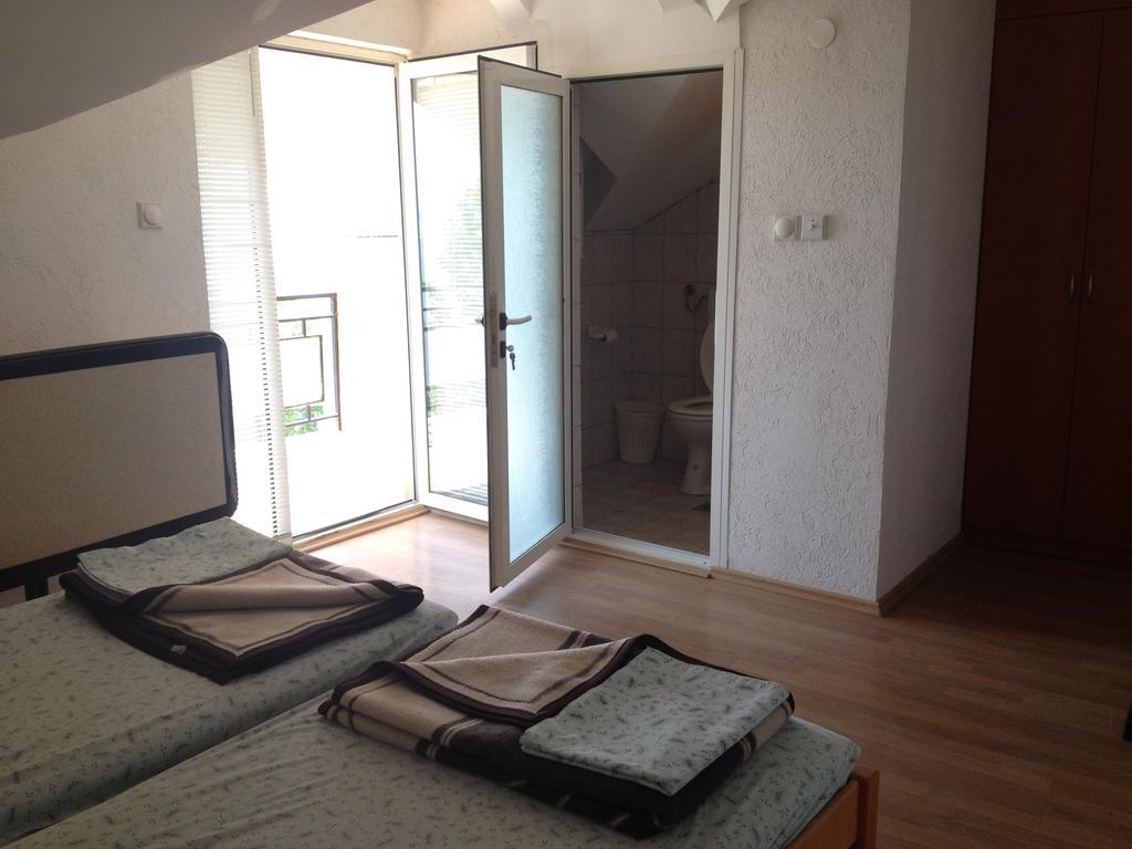 Guest House Lokoski Peštani Cameră foto